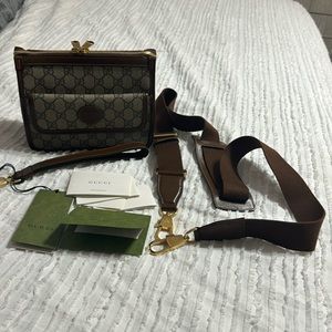 Authentic Gucci Messenger Crossbody Bag